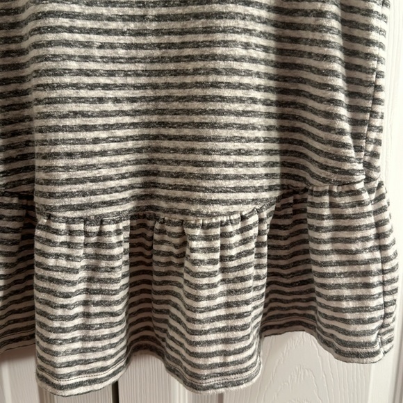 Abercrombie & Fitch Flowy Tank Top Size Small Gray & White - Picture 3 of 8